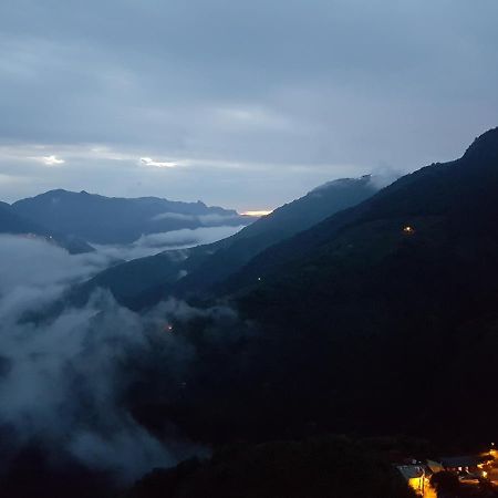 拉拉山周家渡假旅館 Hualing Exteriör bild