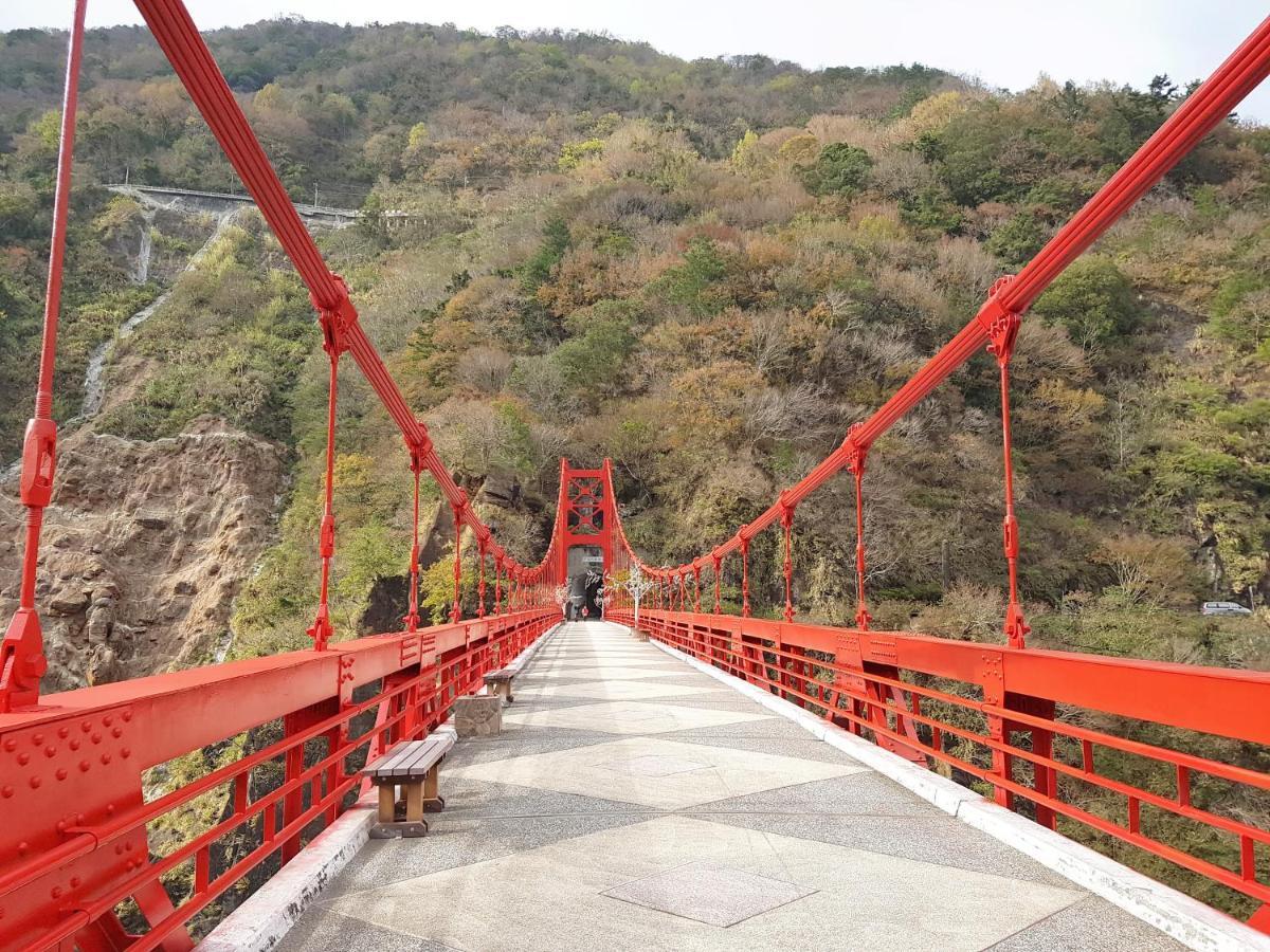 拉拉山周家渡假旅館 Hualing Exteriör bild